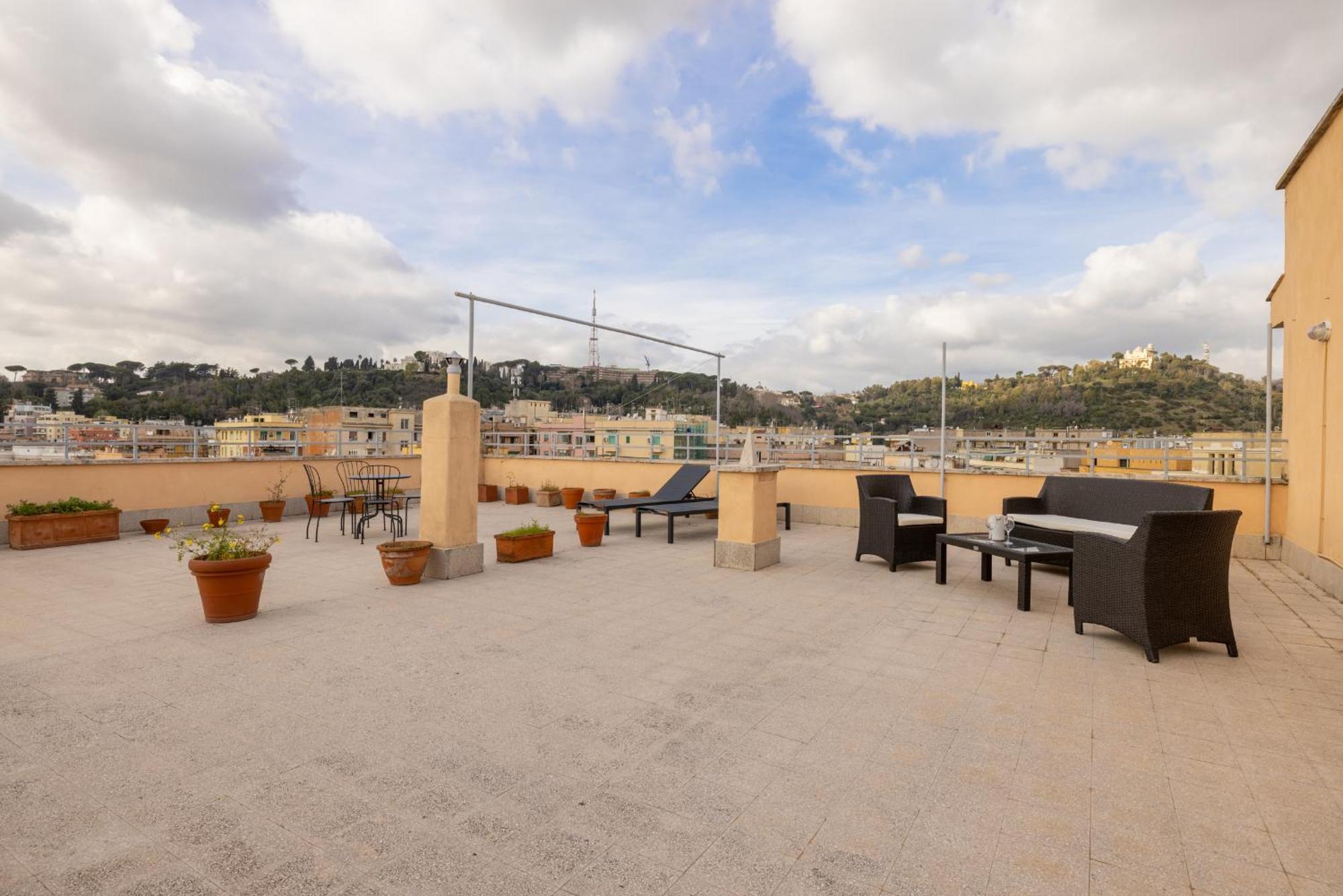 Top Floor Apt With Rooftop Terrace Near St. Peter Rzym Zewnętrze zdjęcie