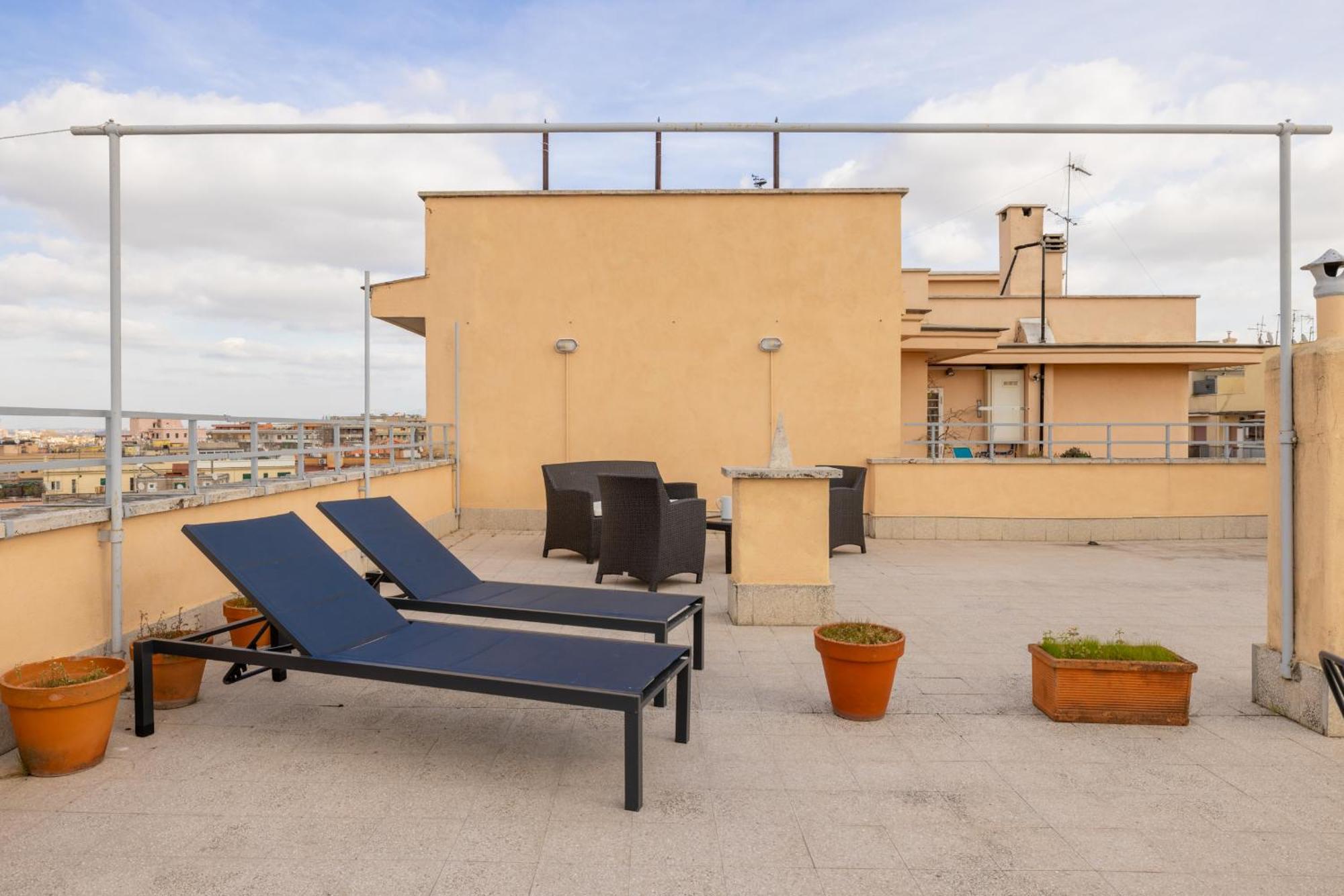 Top Floor Apt With Rooftop Terrace Near St. Peter Rzym Zewnętrze zdjęcie