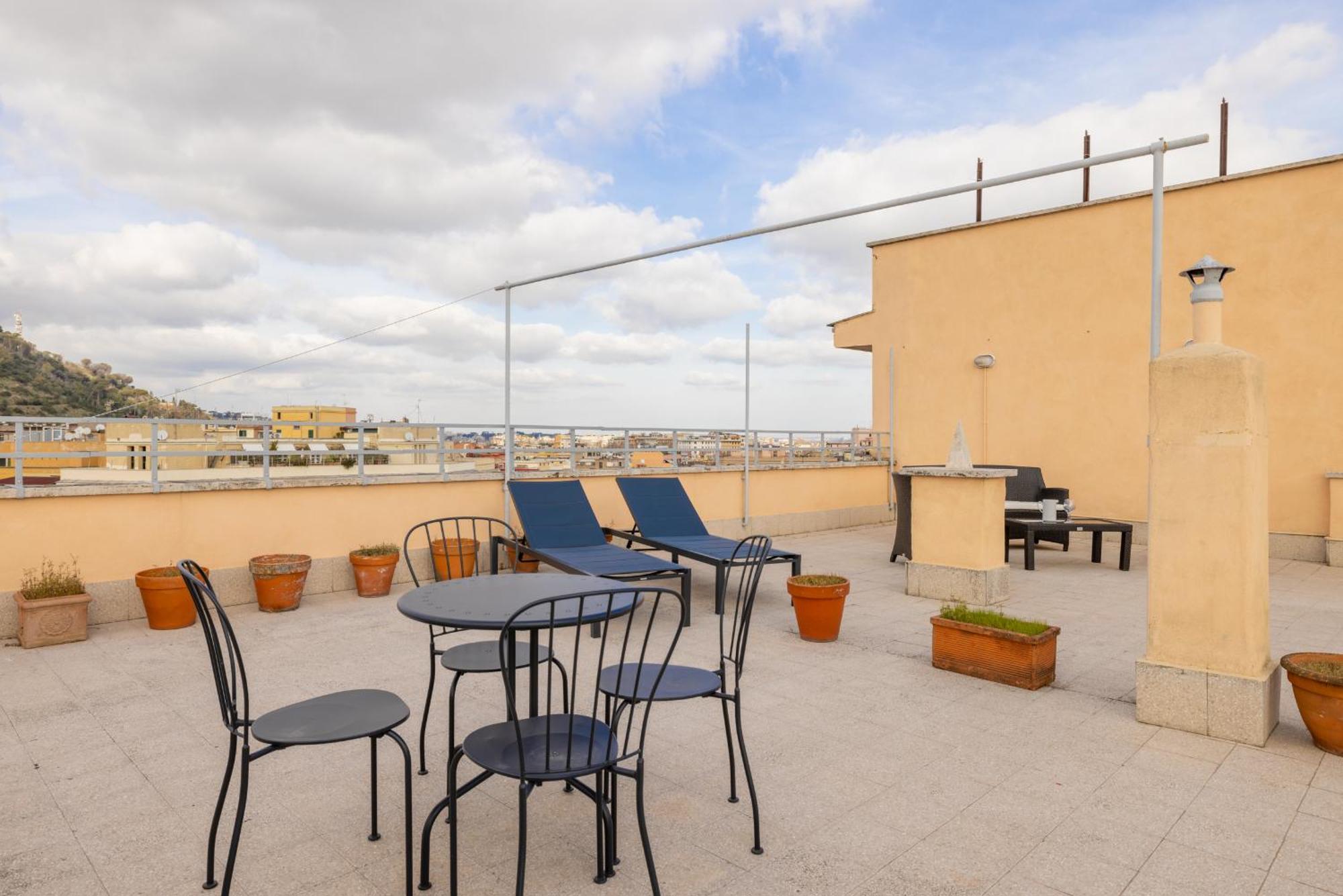 Top Floor Apt With Rooftop Terrace Near St. Peter Rzym Zewnętrze zdjęcie